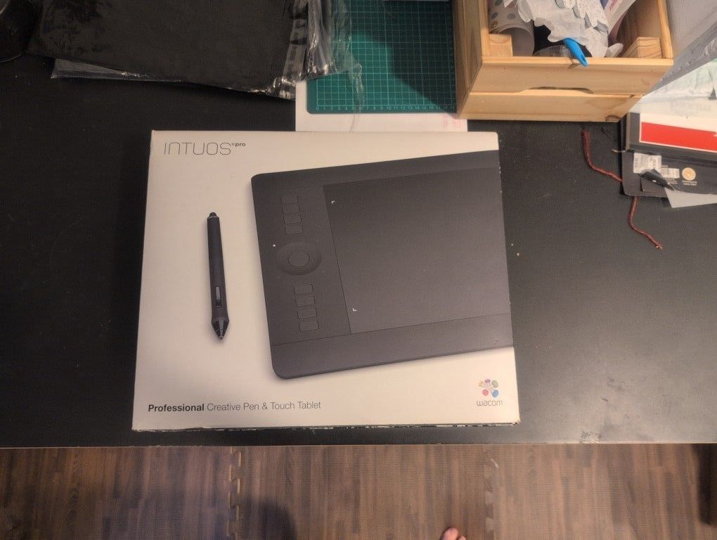 Wacom Intuos Pro PTH651 Medium Graphic Tablet
