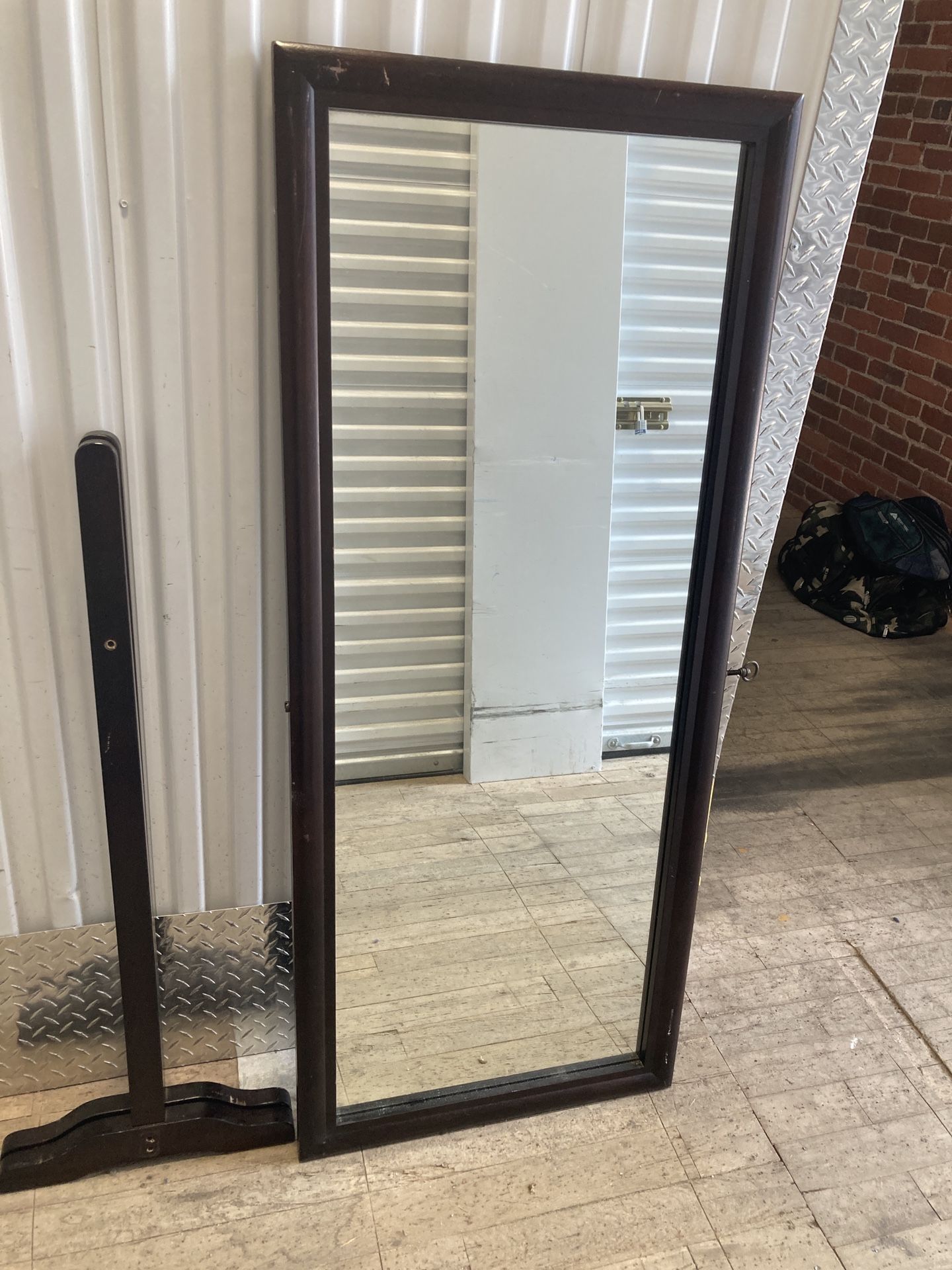 Mirror With Stand (needs 1 New Screw)