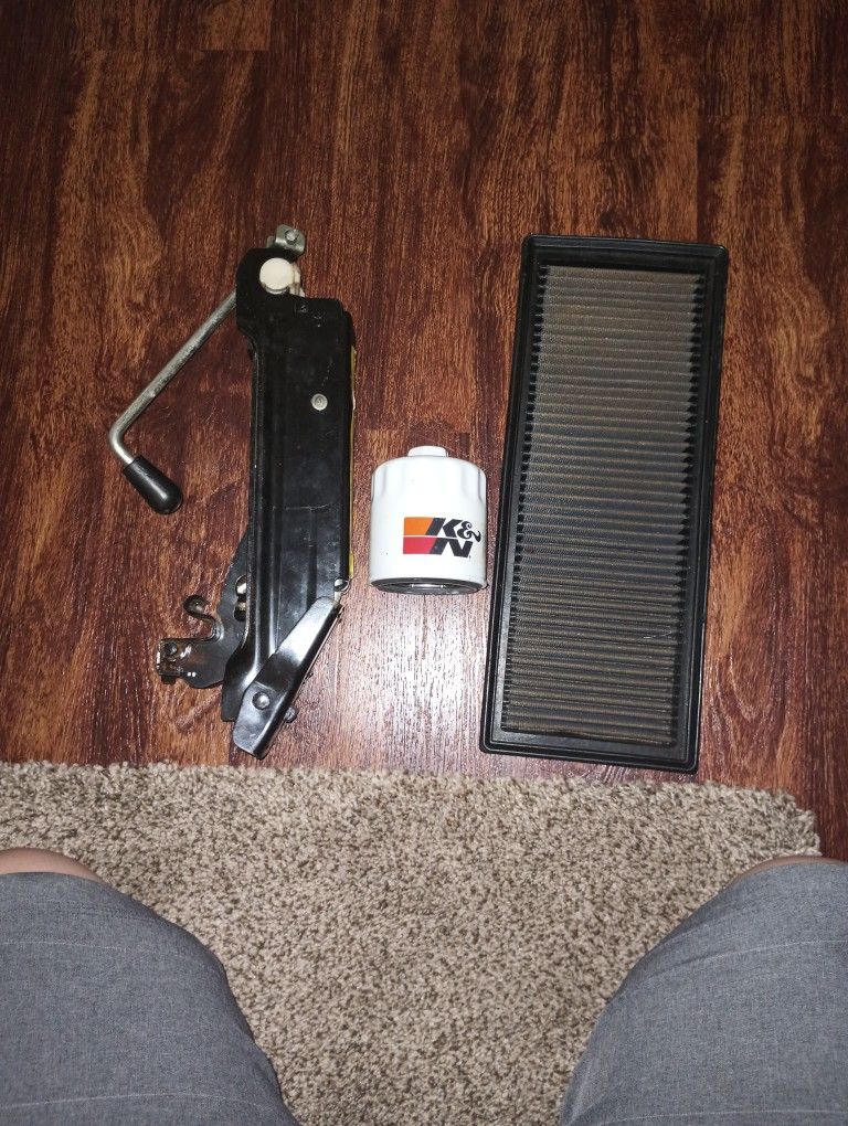 2011 GTI K&N Air Filter/Oil Filter/Car Jack (FREE COME GET IT)