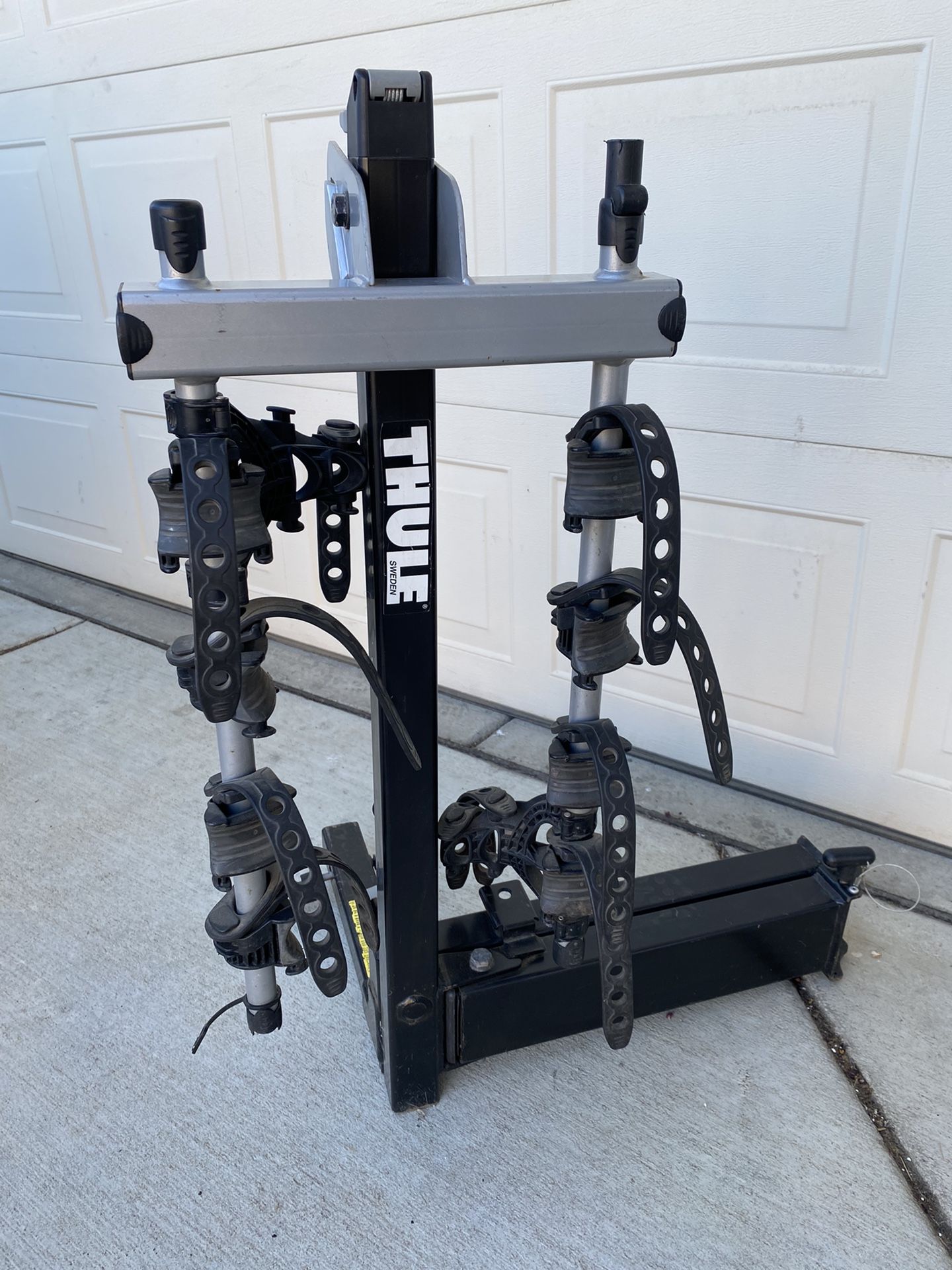 THULE 4-bike Hitch Mount (2”) Swing Away Rack