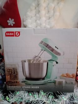 Dash Stand Mixer