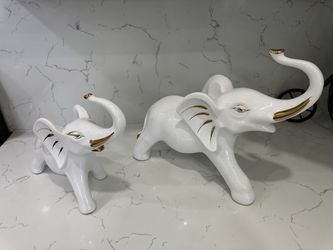 Two  home elephants Decoraction like new