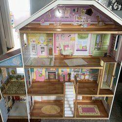 Large Doll House 