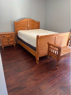 Bedroom set queen