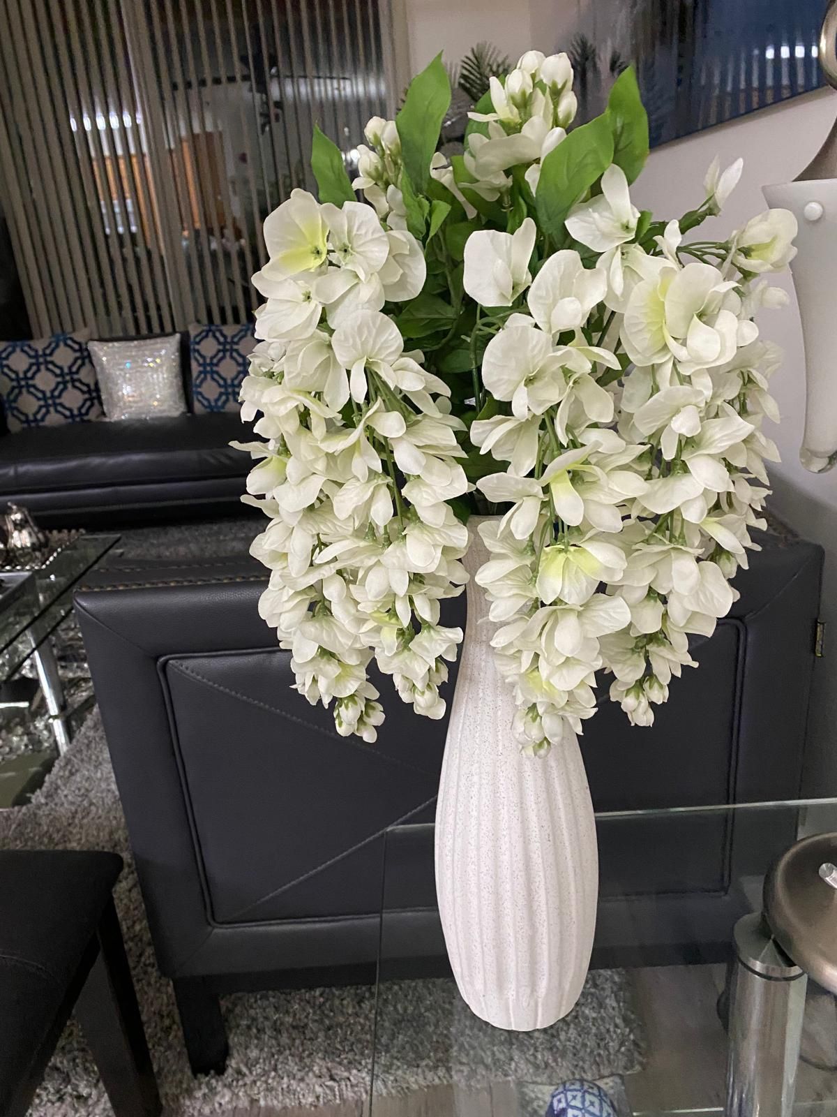 Pretty Home Decoration Vase With Flower Bunches ! Brand New ( Make Reasonable Ofer Price)  