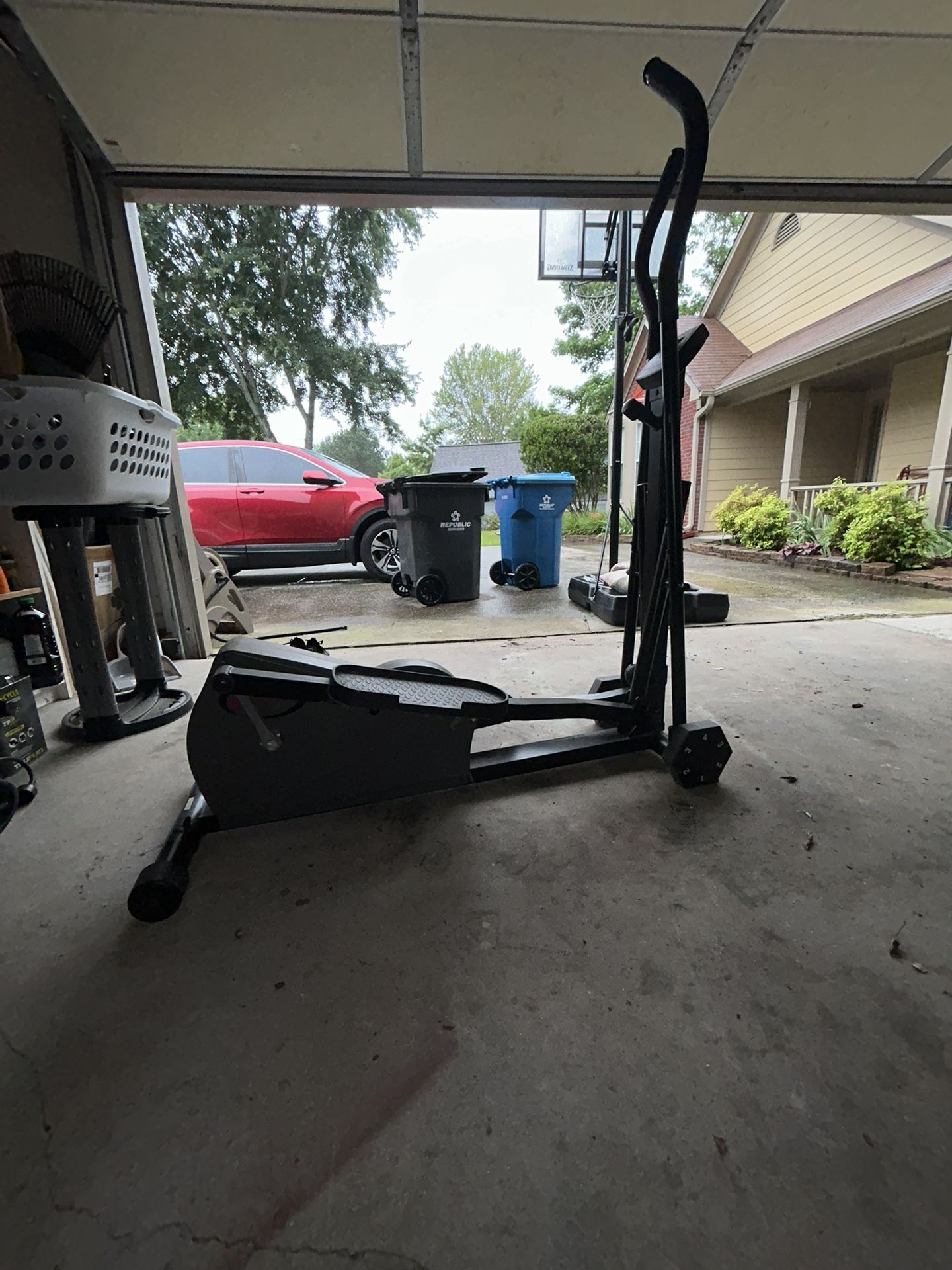 Elliptical workout Etrainer