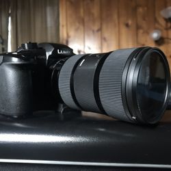 Panasonic LUMIX GH5 Lens And Battery Bundle