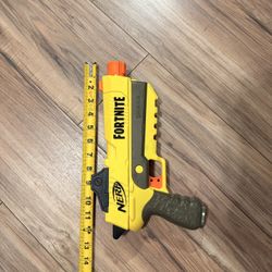 Nerf Fortnite SP-L Elite Dart Blaster NERF w/3dart storage capacity   