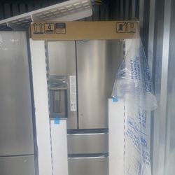 Fridgidaire Refrigerator 