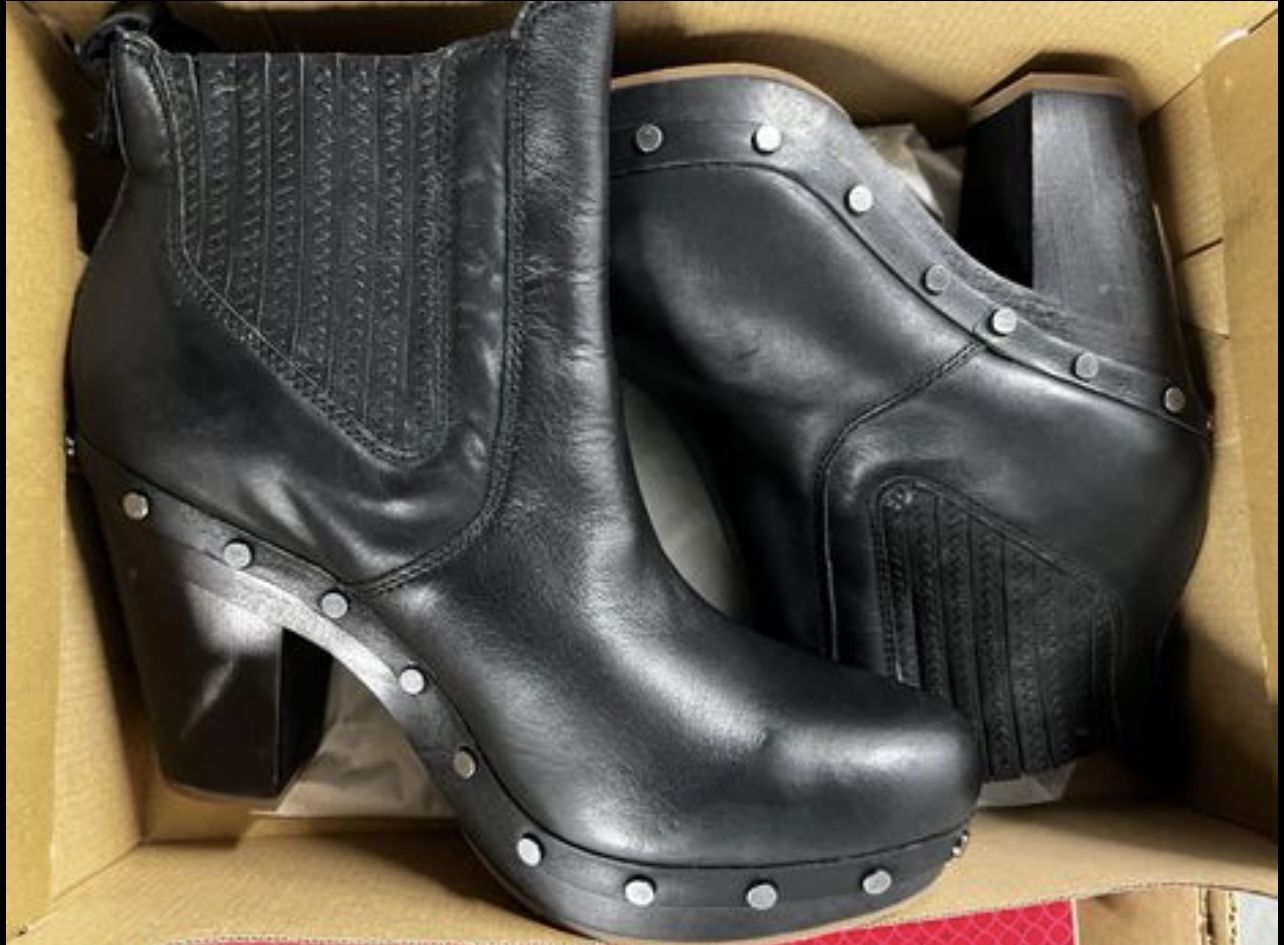 Women's UGG Leather Studded Ankle Boot