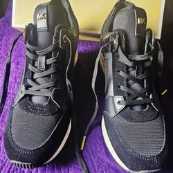 Michael Kors Georgie Trainer Size 9