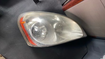 Luz del lado derecho freightliner Cascadia 2015