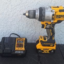 Hammer Drill Dewalt 20v With Battery 4ah And Charger 
