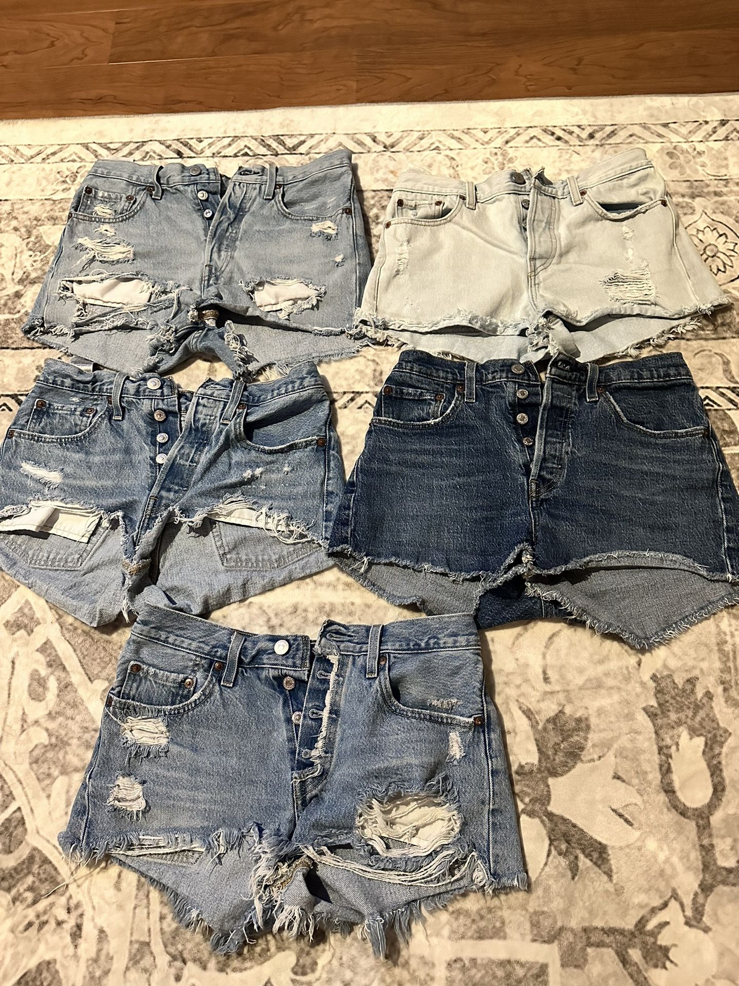 Women’s Levi’s Shorts Lot