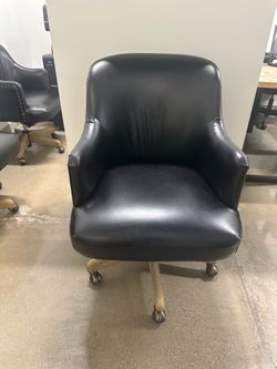 Executive office chair