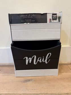 Mash & Air Wall Mounted Mail Organizer
