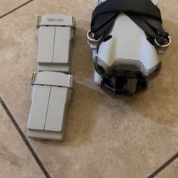 DJI Mini 4 Pro w/ 3 Batteries 