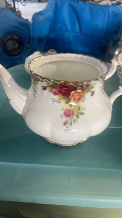 Teapot old country roses