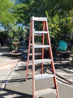 LUISVILE 6 FOOTS STEP LADDER