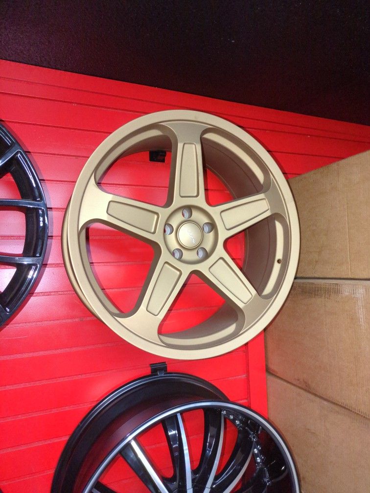 22 Inch Srt Rims With New Tires for Sale in Phoenix, AZ - OfferUp