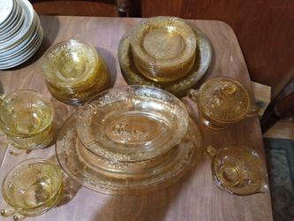 Vintage Federal Glass Sharon Cabbage Rose