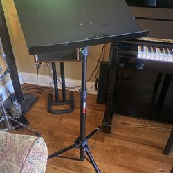 MUSIC STAND