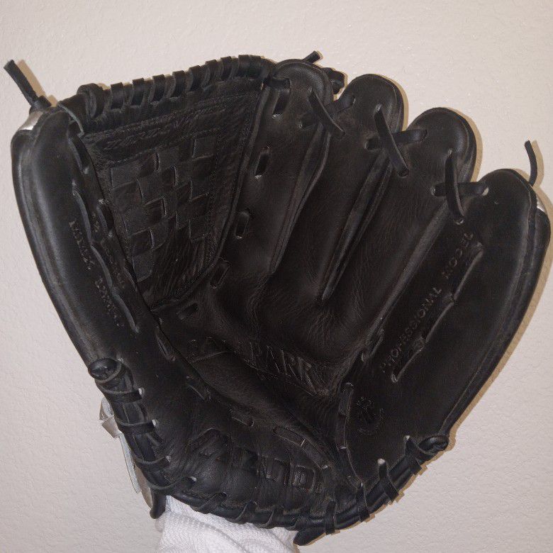 Mizuno Glove Black Leather LHT Youth 12" MMX 1221P



