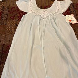 NWT Barbizon Ladies Nightgown
