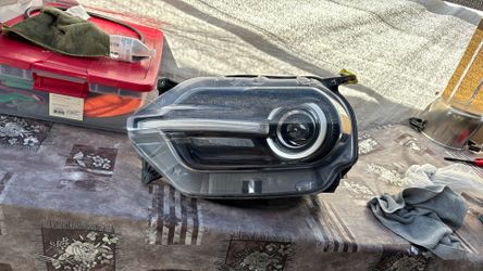 2021 ford bronco driver side headlight