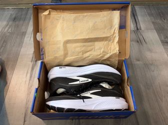 Brooks Ghost 18 Size 9 Men Black/White
