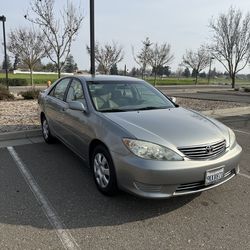 2005 Toyota Camry LE