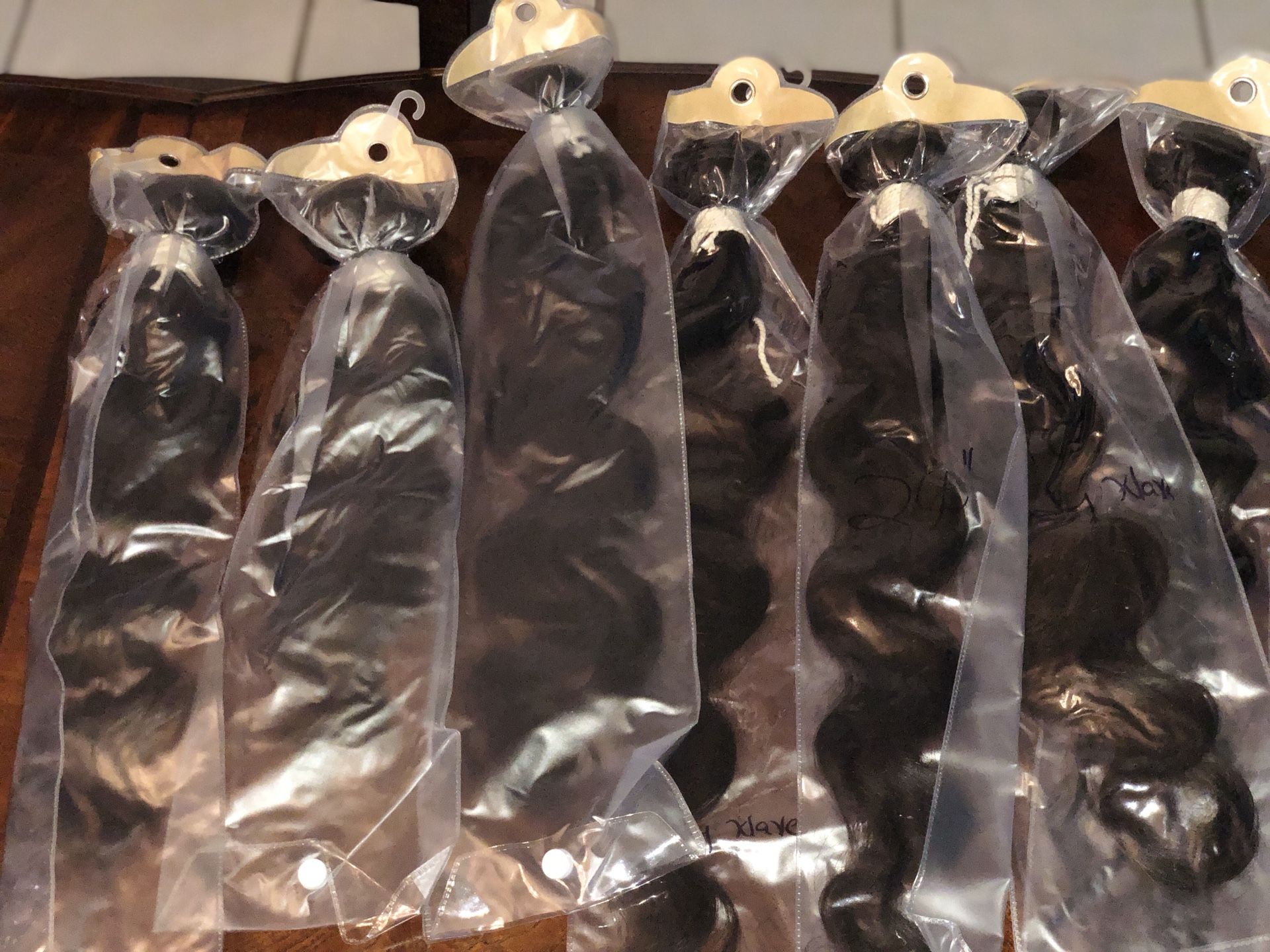 100% HUMAN HAIR