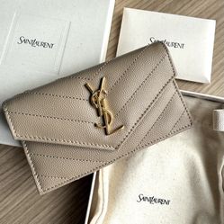 NEW  Saint Laurent YSL MATELASSÉ Flap Card Case in Grain de poudre leather beige