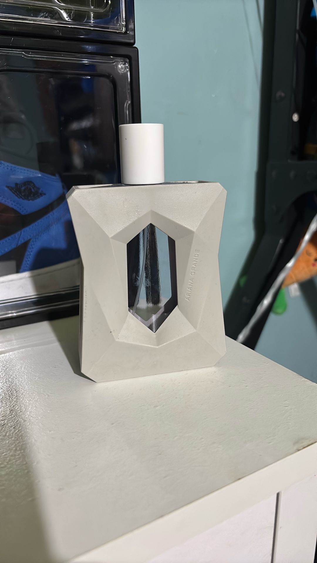 Ariana Grande Perfume