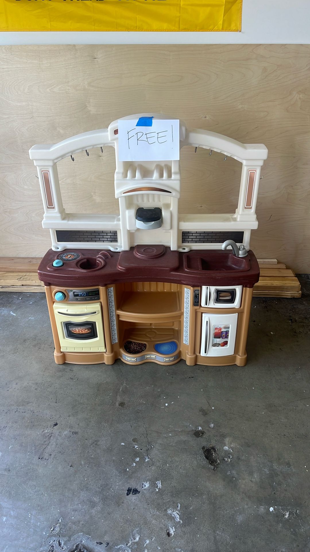 Step 2 Kids Play Kitchen 