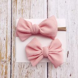 Set of bow and headbands