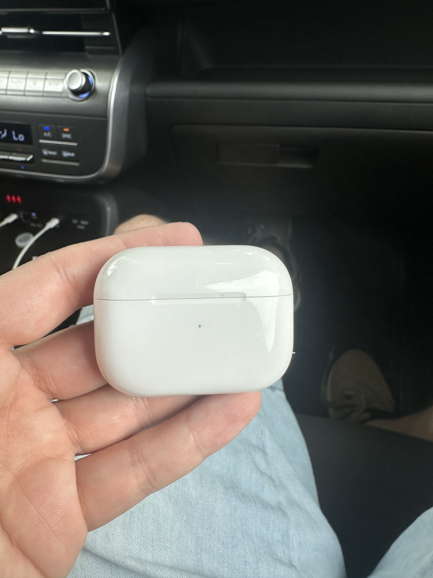 Airpords pro 1st Generation Charging Case + Left Earbud