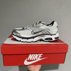 Nike Men's Air Max Moto 2K Sneakers Size 9.5 M