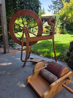 Ashford spinning wheel and carder
