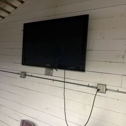 48" Samsung NONSMART Tv 