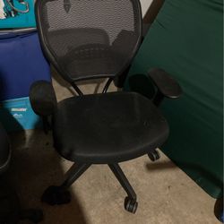Swivel chair 