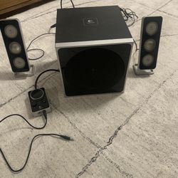 Logitech Z4 2.1 Computer Speaker System W Subwoofer 