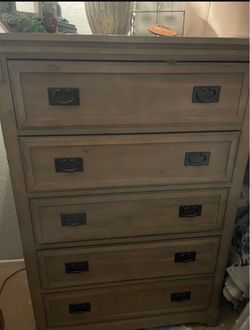 2 dressers