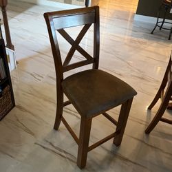 4 Solid Dining Chairs