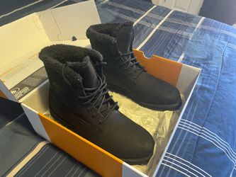 Black Timberland boots selling for 60$ in good condition just don’t need them anymore