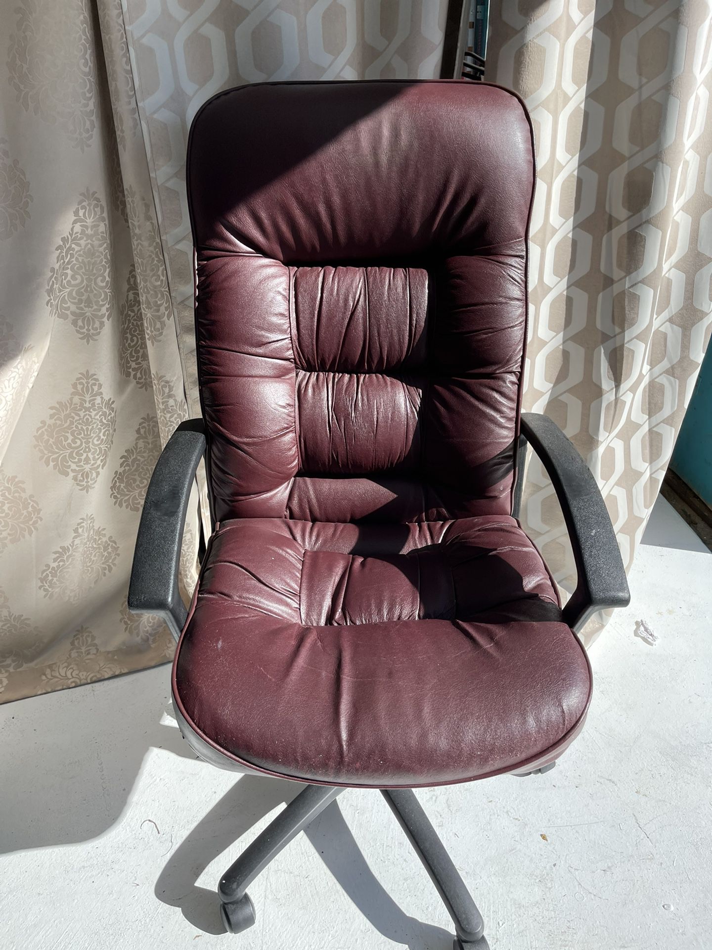 Cherry wine Comfortable Office Chair