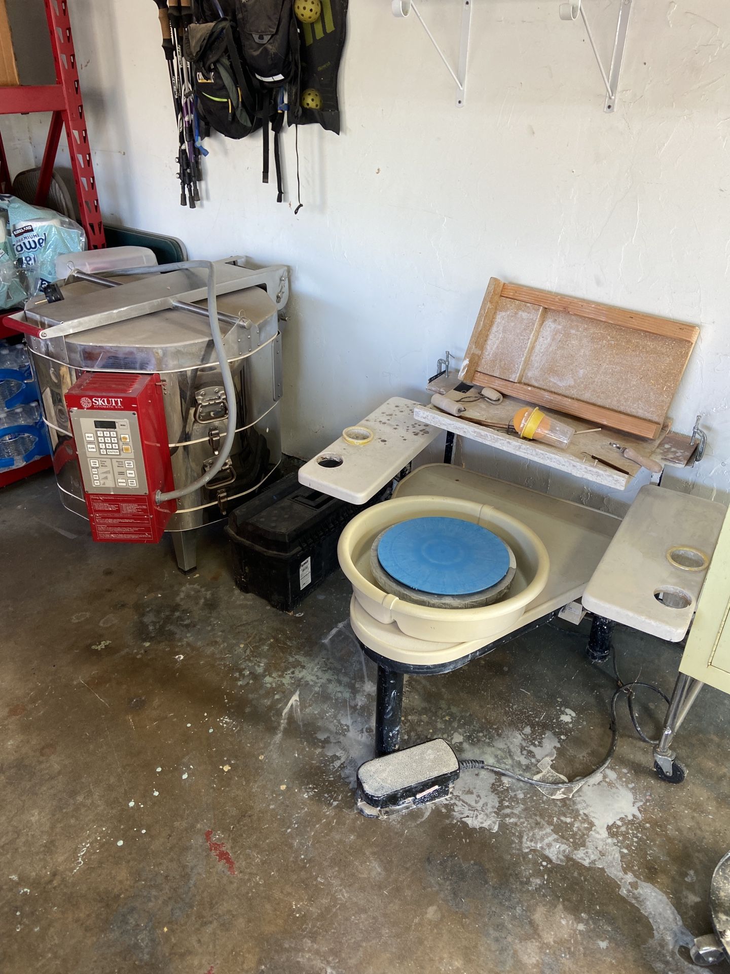 Pottery wheel and electric kiln for Sale in Bakersfield, CA OfferUp
