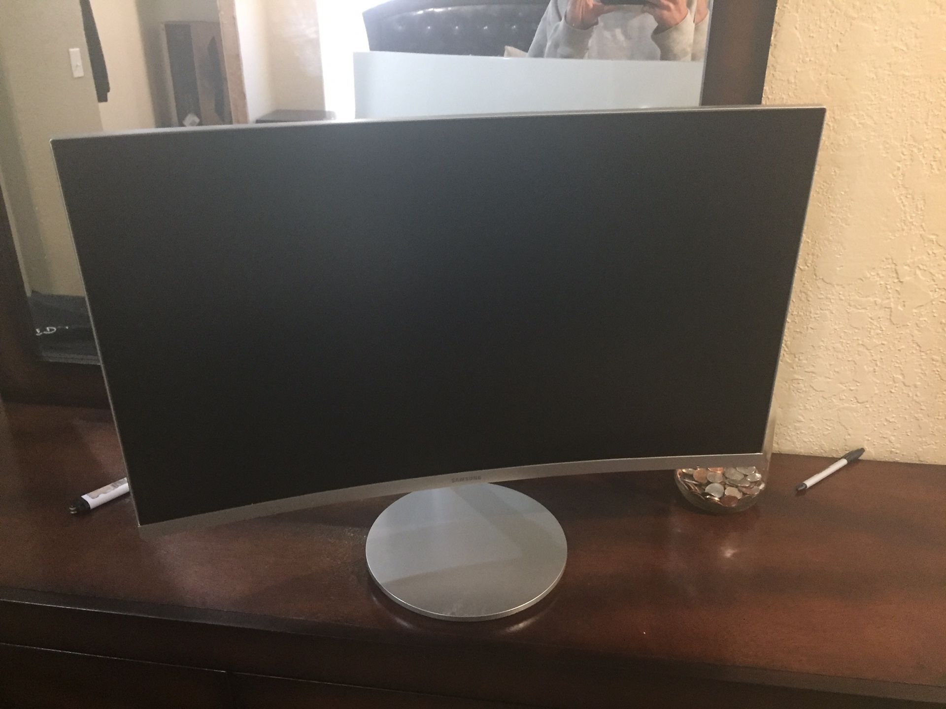 27” Curved Samsung Monitor