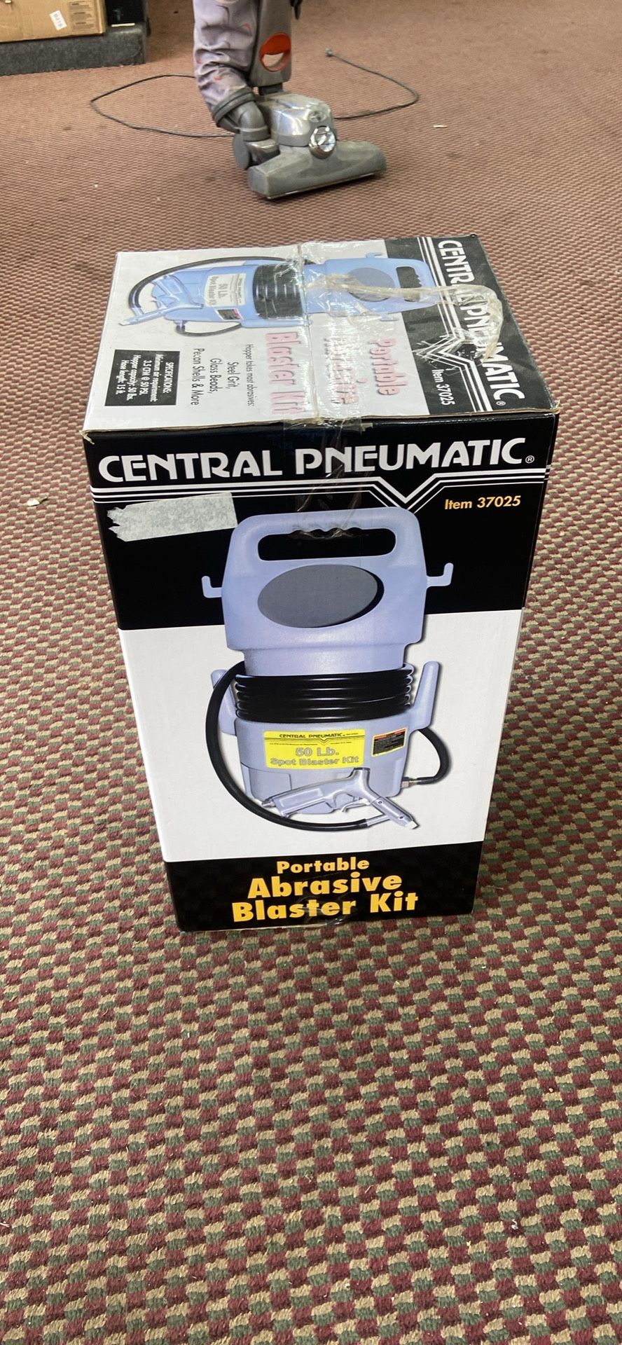Central pneumatic and portable abrasive blaster kit