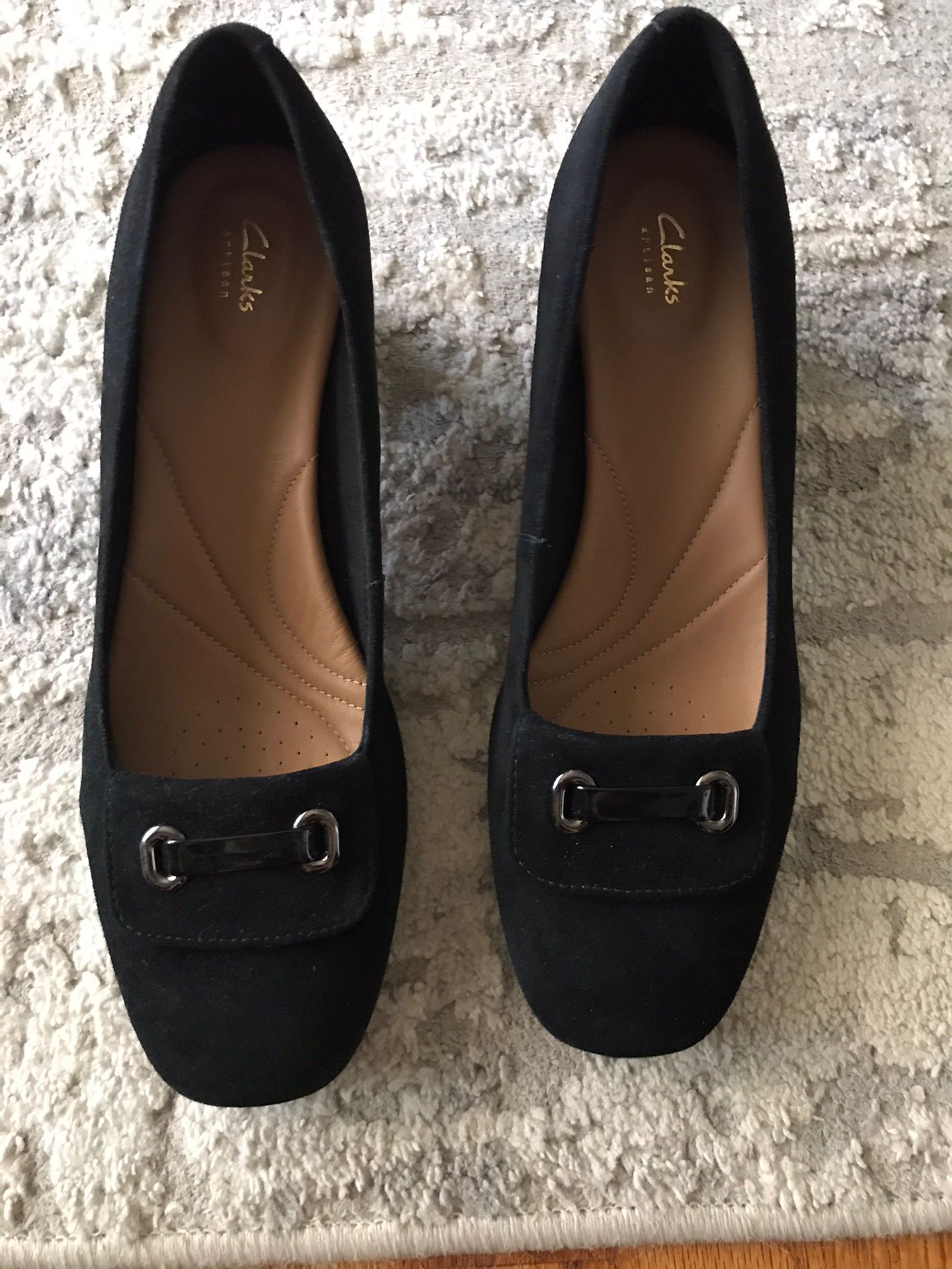 Clarks Black Suede Women's Shoes Size 8.5 for Sale in City, KS - OfferUp
